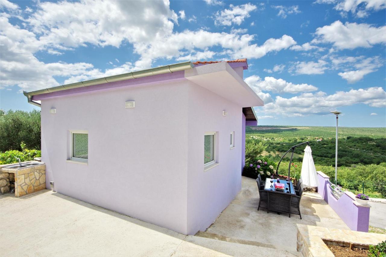 Holiday Home Paulin Обровац Экстерьер фото