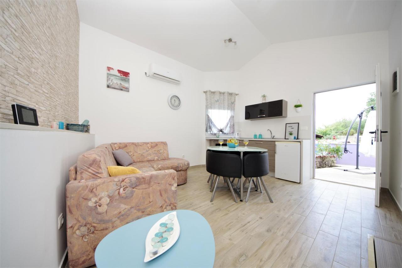 Holiday Home Paulin Обровац Экстерьер фото